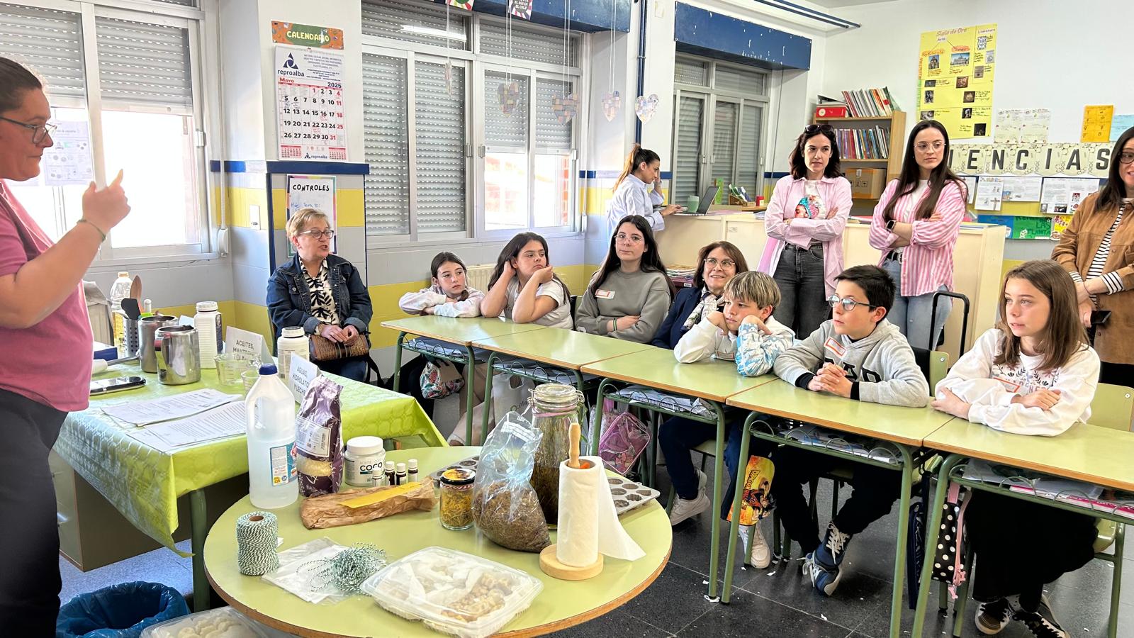 Taller_intergeneracional_Vara_13-5-25_3.jpeg